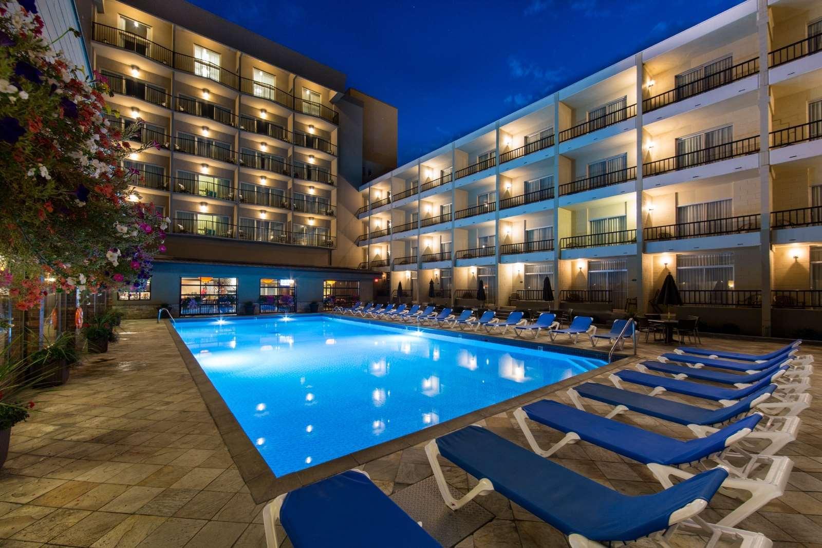 Coast Capri Hotel Kelowna Dış mekan fotoğraf