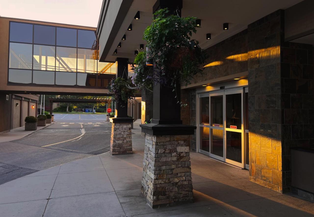 Coast Capri Hotel Kelowna Dış mekan fotoğraf